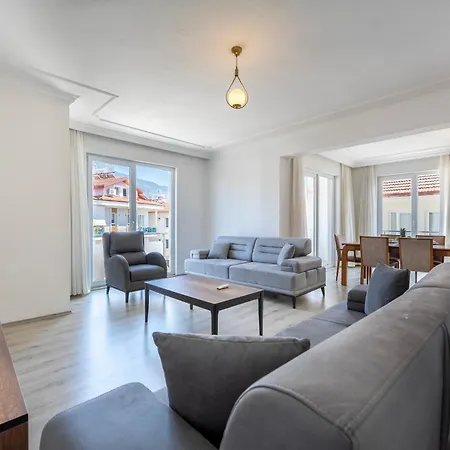 A Spacious, Comfortable And Cozy Close To The Center Of Appartamento *